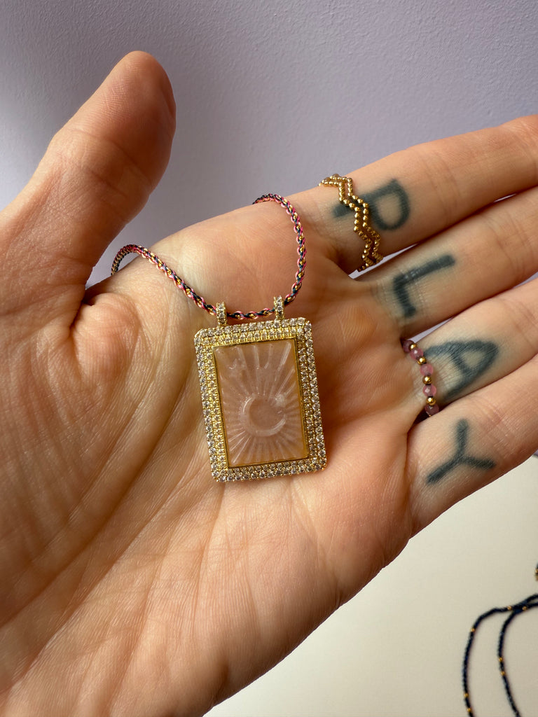 Collier Lune Quartz rose 🪞 AMOUR DE SOI