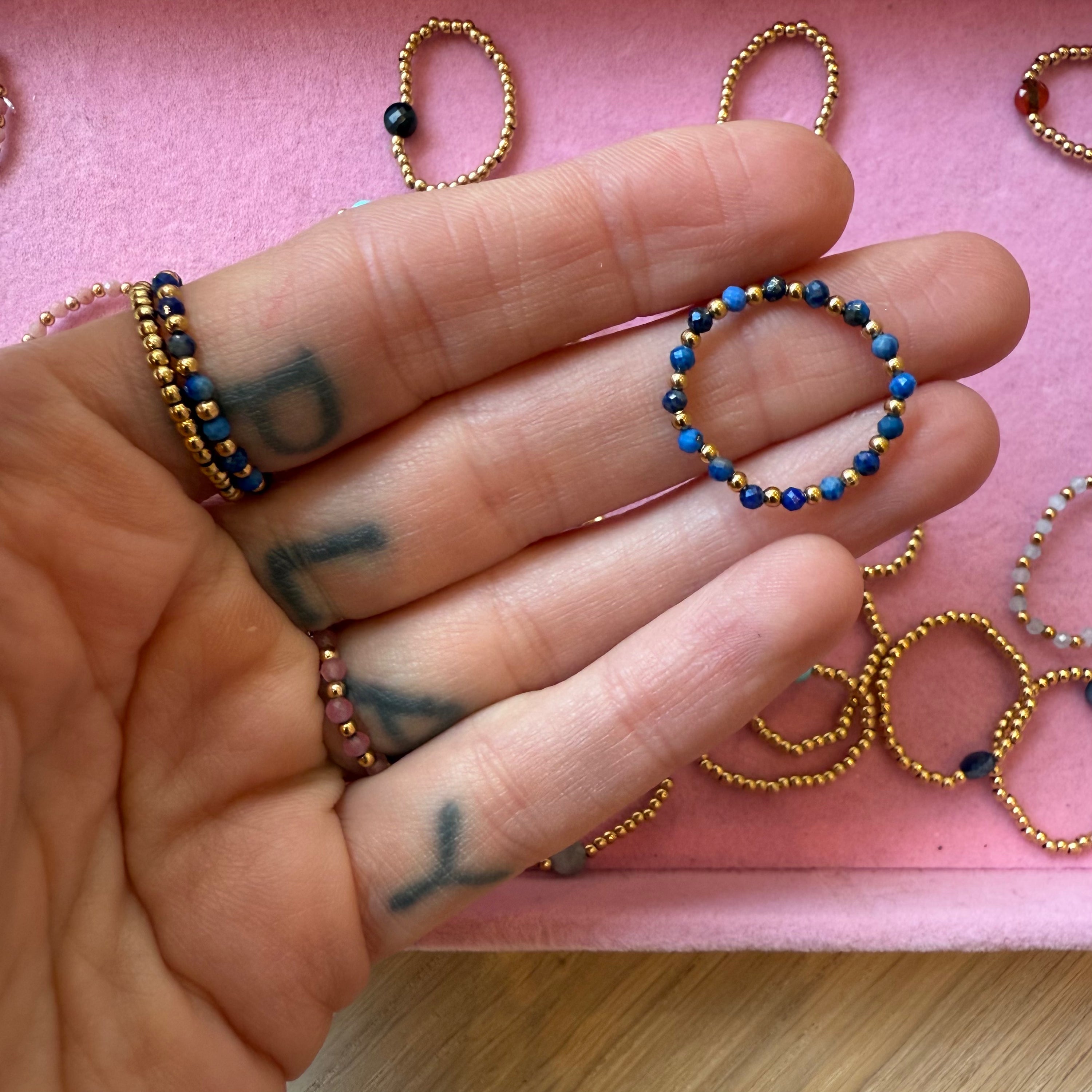 Bagues élastiques pierres