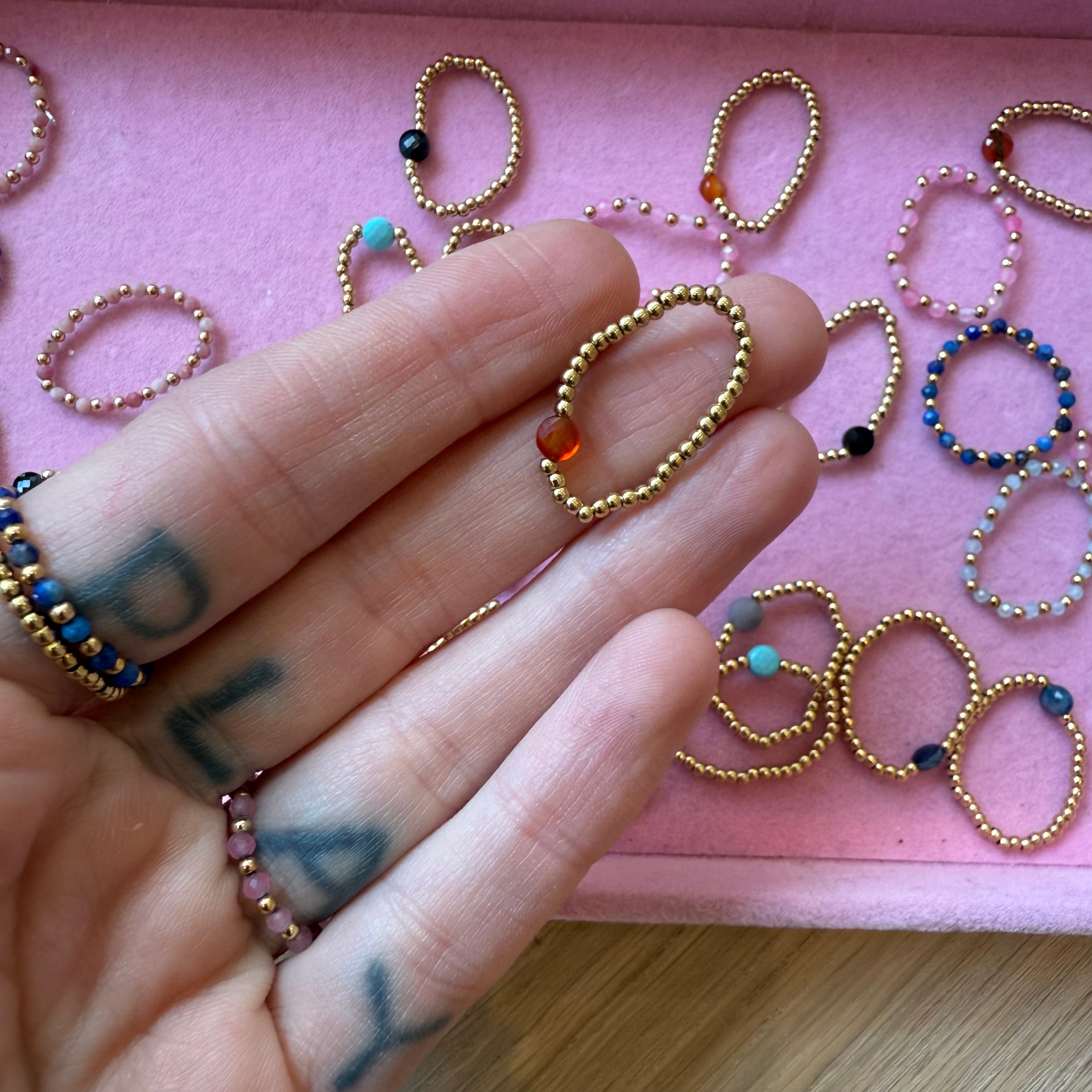 Bagues élastiques pierres