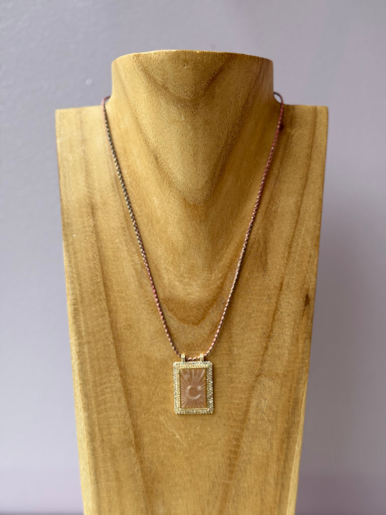 Collier Lune Quartz rose 🪞 AMOUR DE SOI